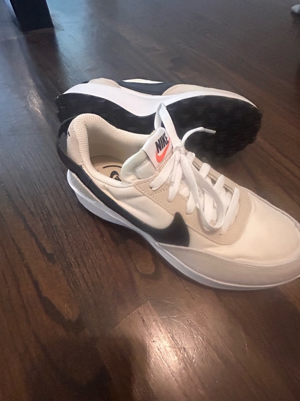 Nike women’s Cream and Black Retro-Style Sneakers - Picture 4 of 5